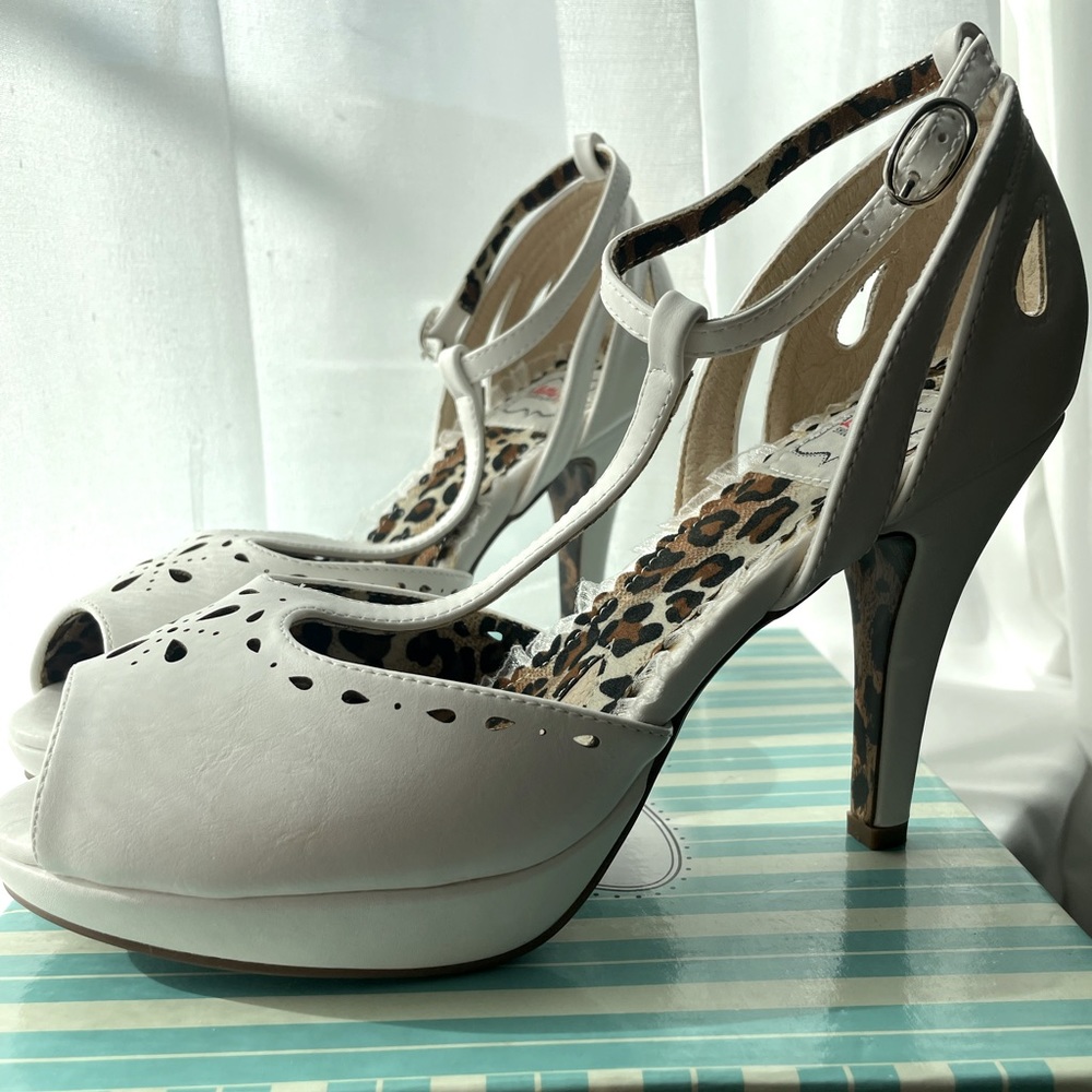 Brand new Bettie Page shoes by Ellie size 9 white 4” t-strap peep toe heels